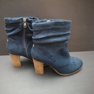Chelsee-Girl Exalted Ladies Size 7 Navy Faux Fur Lined Faux Suede Booties